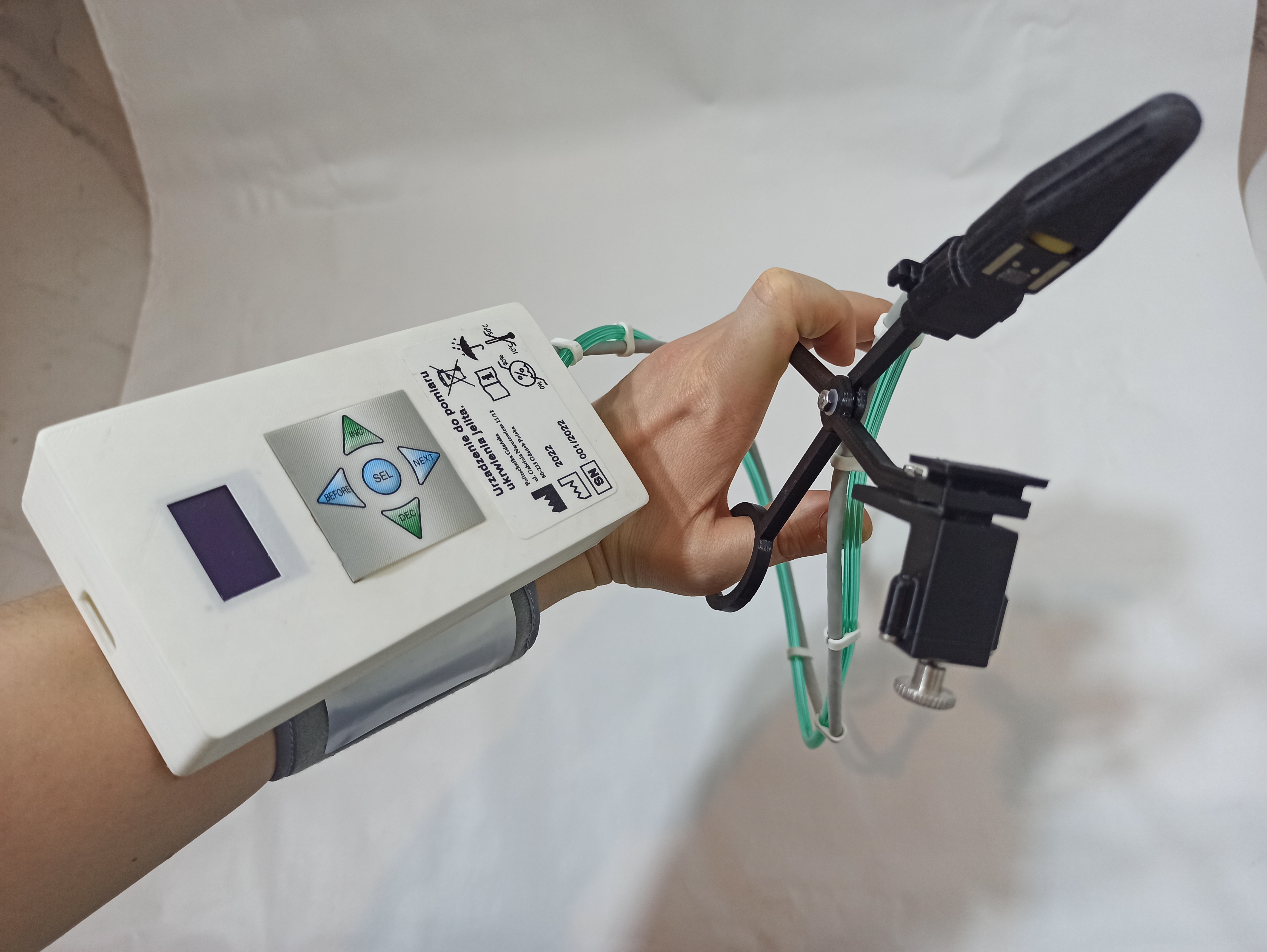 Prototyp urządzenia do skojarzonej oceny ukrwienia narządów przewodu pokarmowego - sonda z chwytakiem wraz z elektroniczną jednostką sterującą