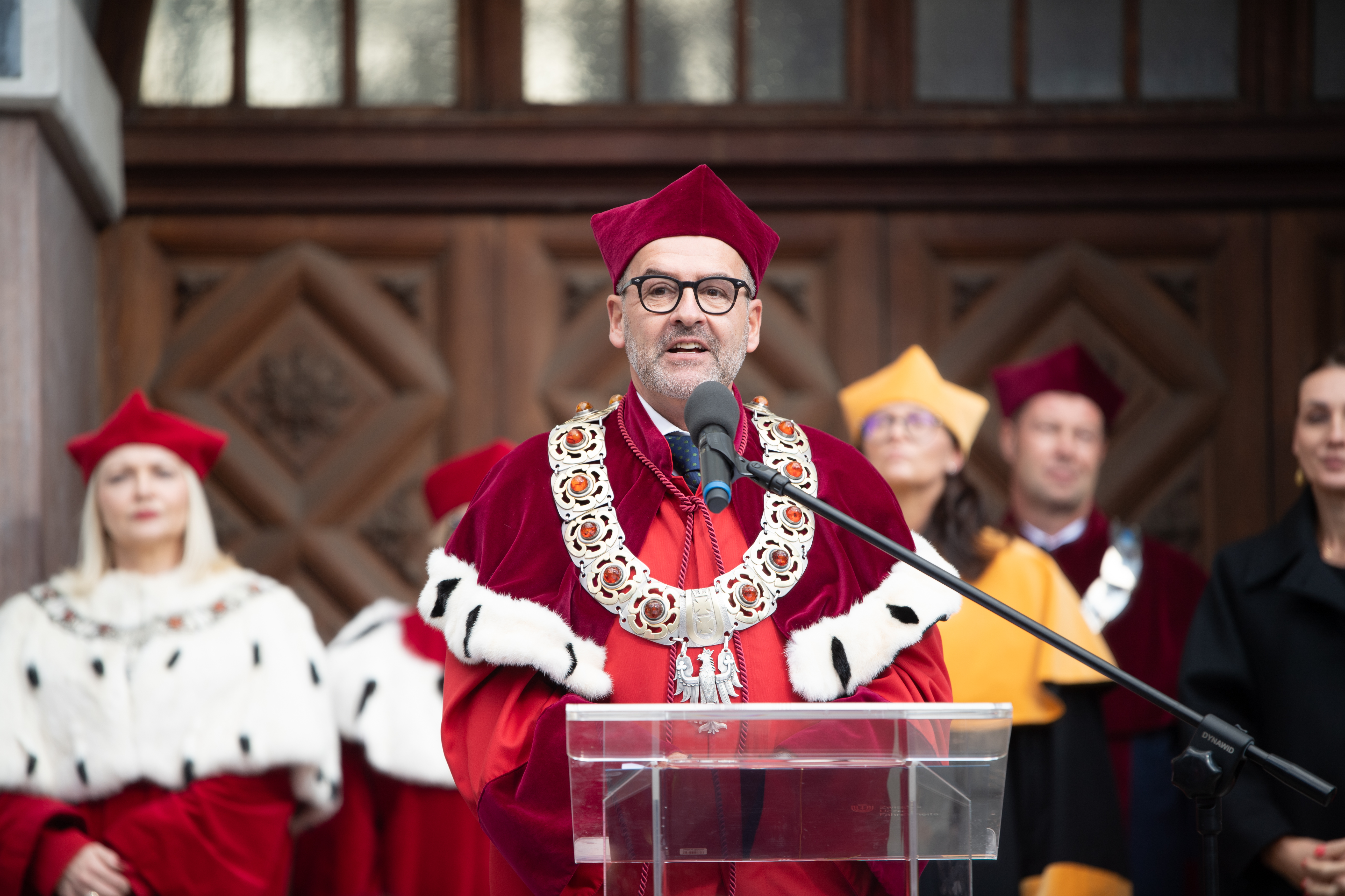 prof. P. Stepnowski, przewodniczący Zgromadzenia Związku podczas wystąpienia 5.10.2024 podczas parady uczelni wyższych 