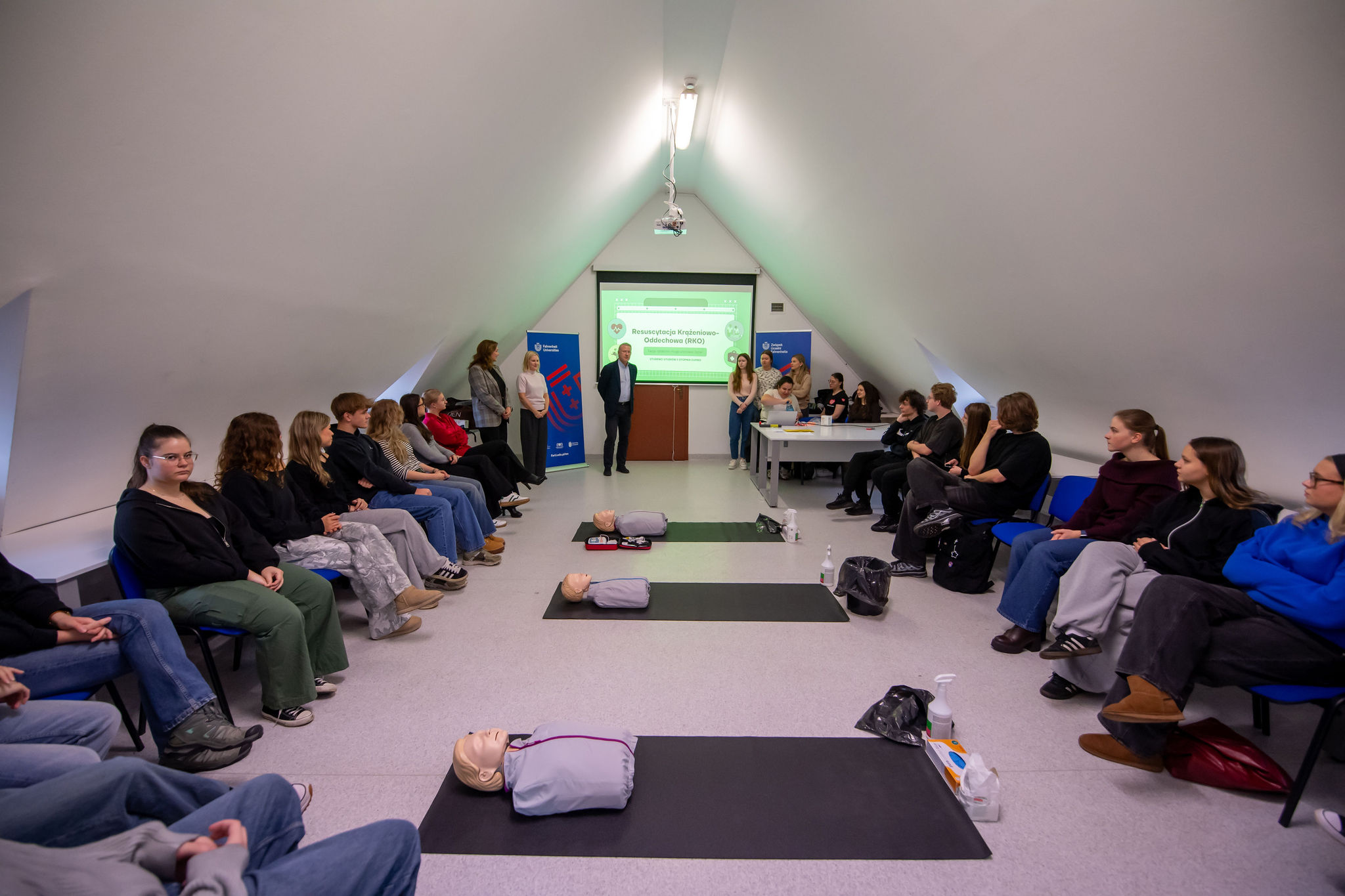 szkolenia z pierwszej pomocy 2025